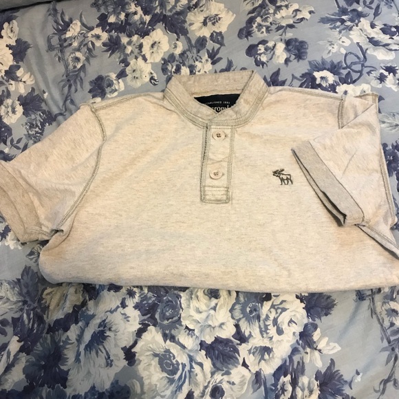 Abercrombie & Fitch Other - Abercrombie short sleeve shirt size large